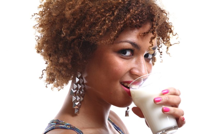 ≡ What Does Drinking Milk Do To Your Body? 》 Life 360 Tips