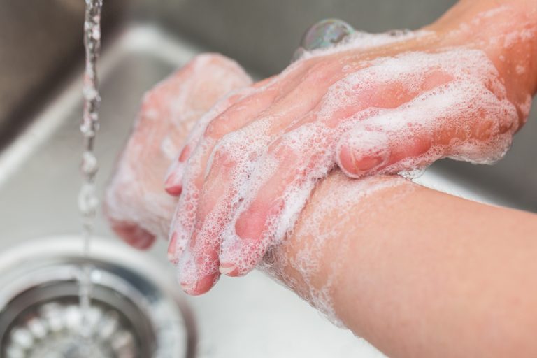 ≡ 7 Tips To Keep Your Skin Healthy While Washing Your Hands Often 》 Life 360 Tips
