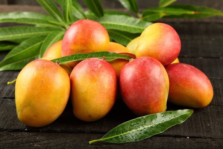 ≡ 9 Things That Happen To Your Body When You Eat Mangoes Every Day